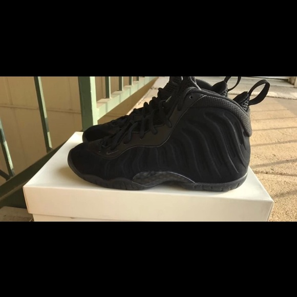 Nike’s - Picture 3 of 5